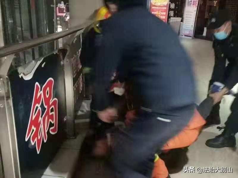 专案组中的老程和小陈