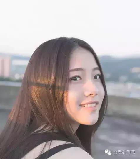 与女同学聊天的技巧和方法,和女神刚加上微信怎么聊