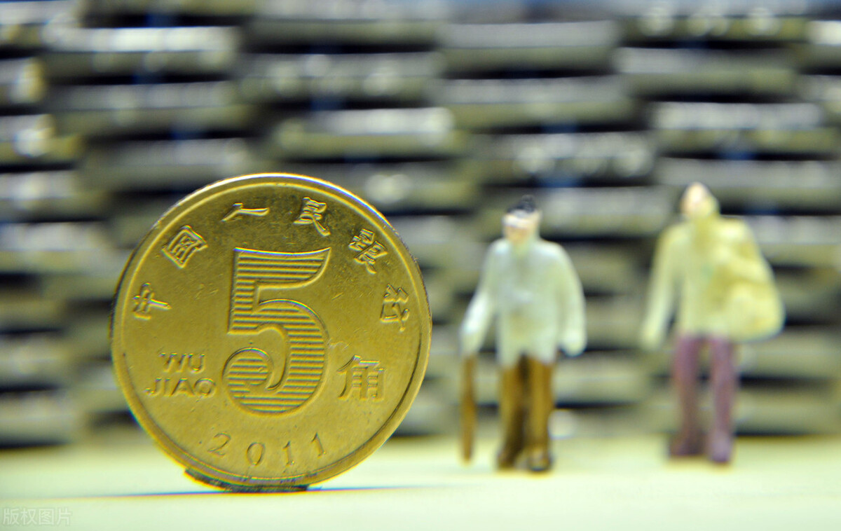 工龄32年退休可以领多少养老金,42年工龄退休后能领多少养老金