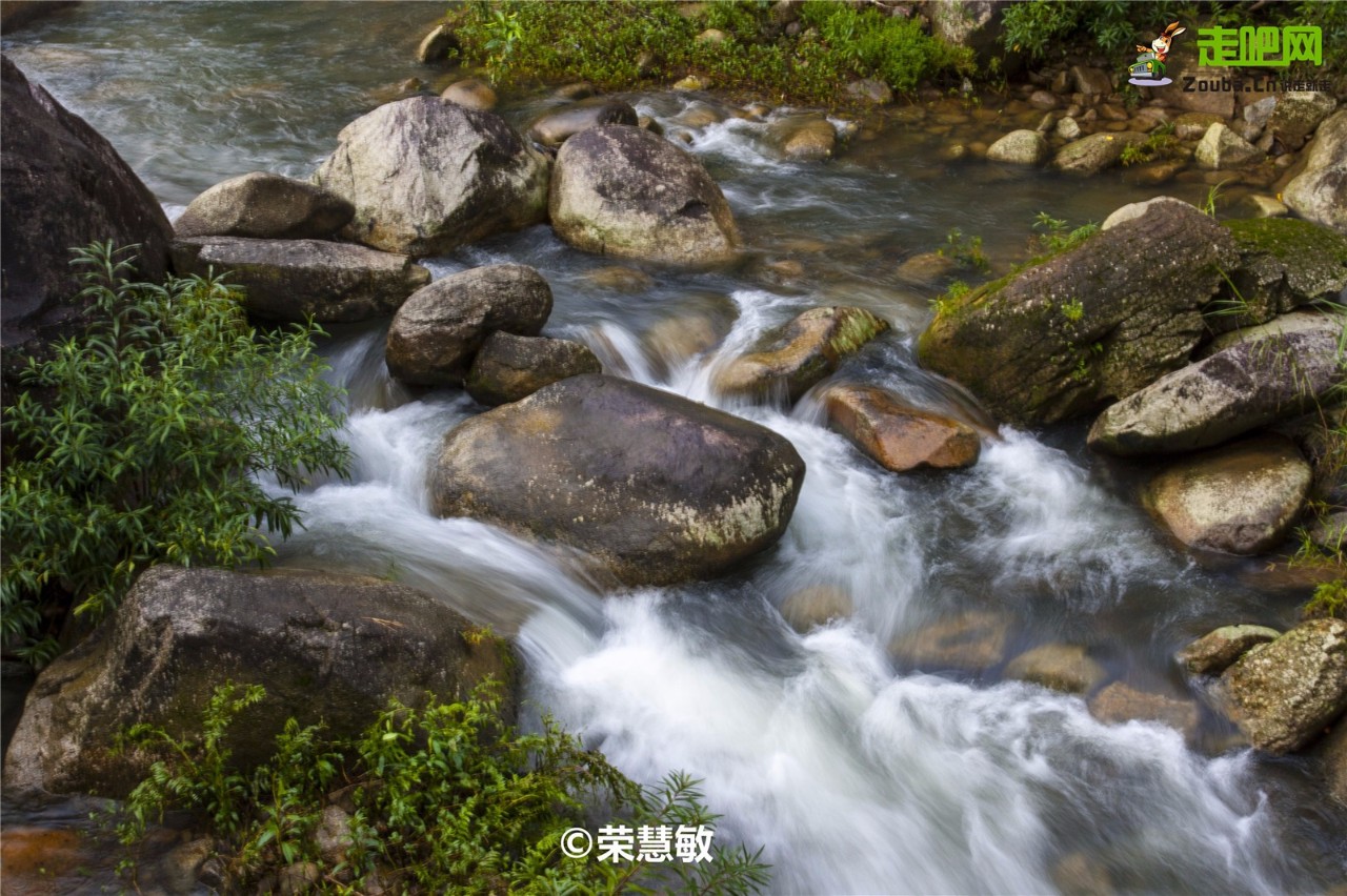 海滩怪石古渔村，名气不及三亚，但现在却越来越多东北人在此定居