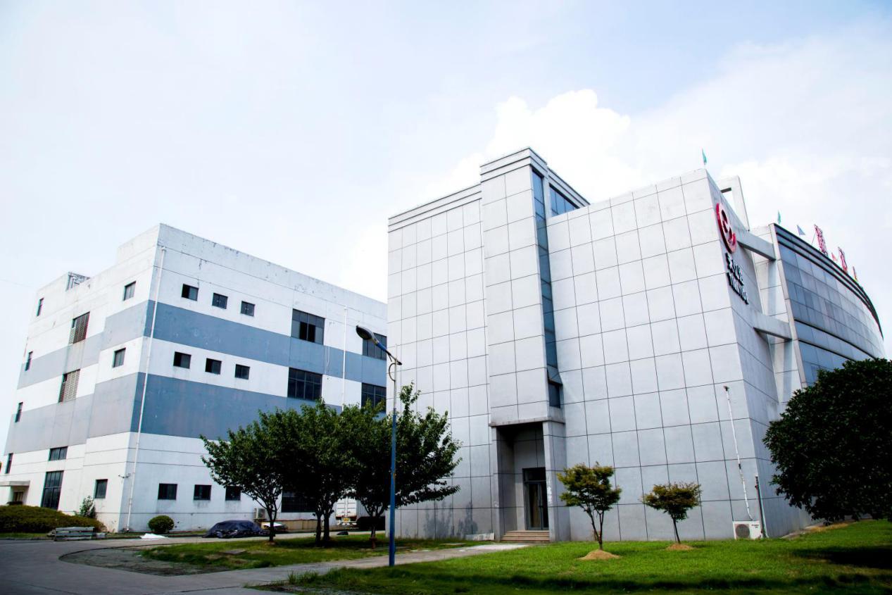 只懂车人物说｜今蓝方官乾纳米陶瓷技术是未来窗膜发展的主流