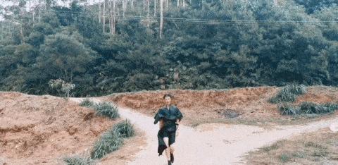 被国人嘲讽，却在国外封神！农村小伙成国际超模，打脸所有嘲笑者