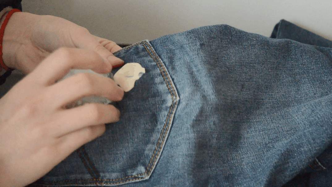 如何清理皮肤上口香糖,衣服粘口香糖怎么处理干净