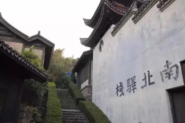 上海附近适合三五天游玩的海岛,离上海最近的绝美海岛