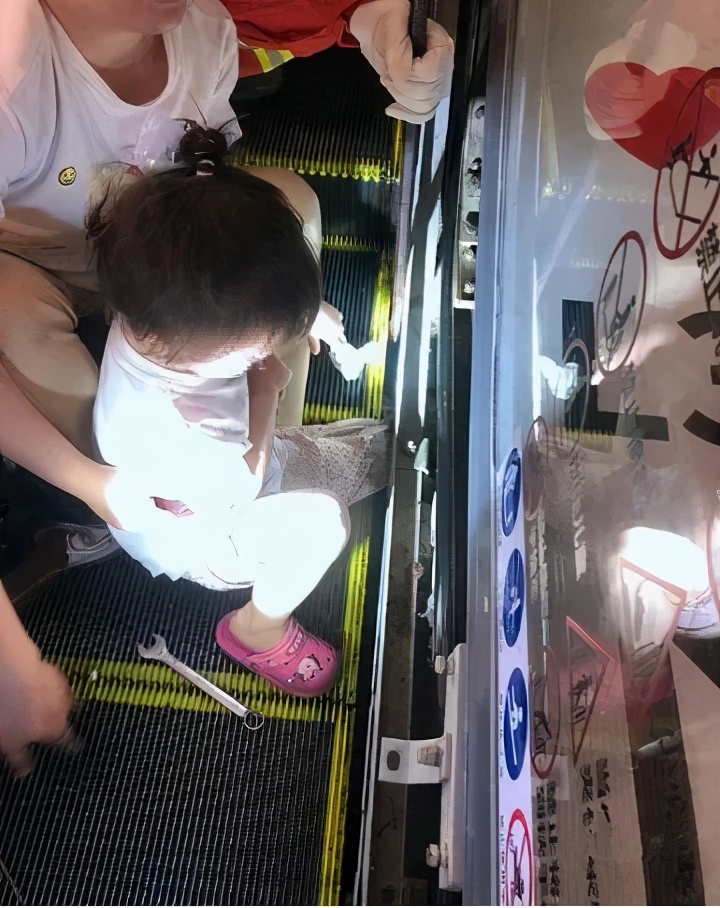 小众潮鞋推荐小学生,2021网红小白鞋潮流百搭舒适透气