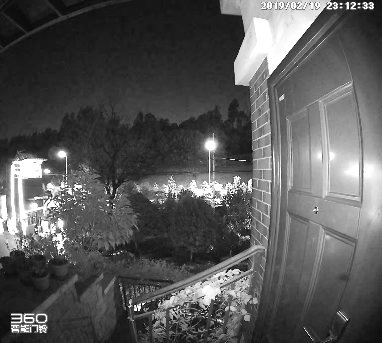 300多元雇来一个认真负责的保安——360智能可视门铃