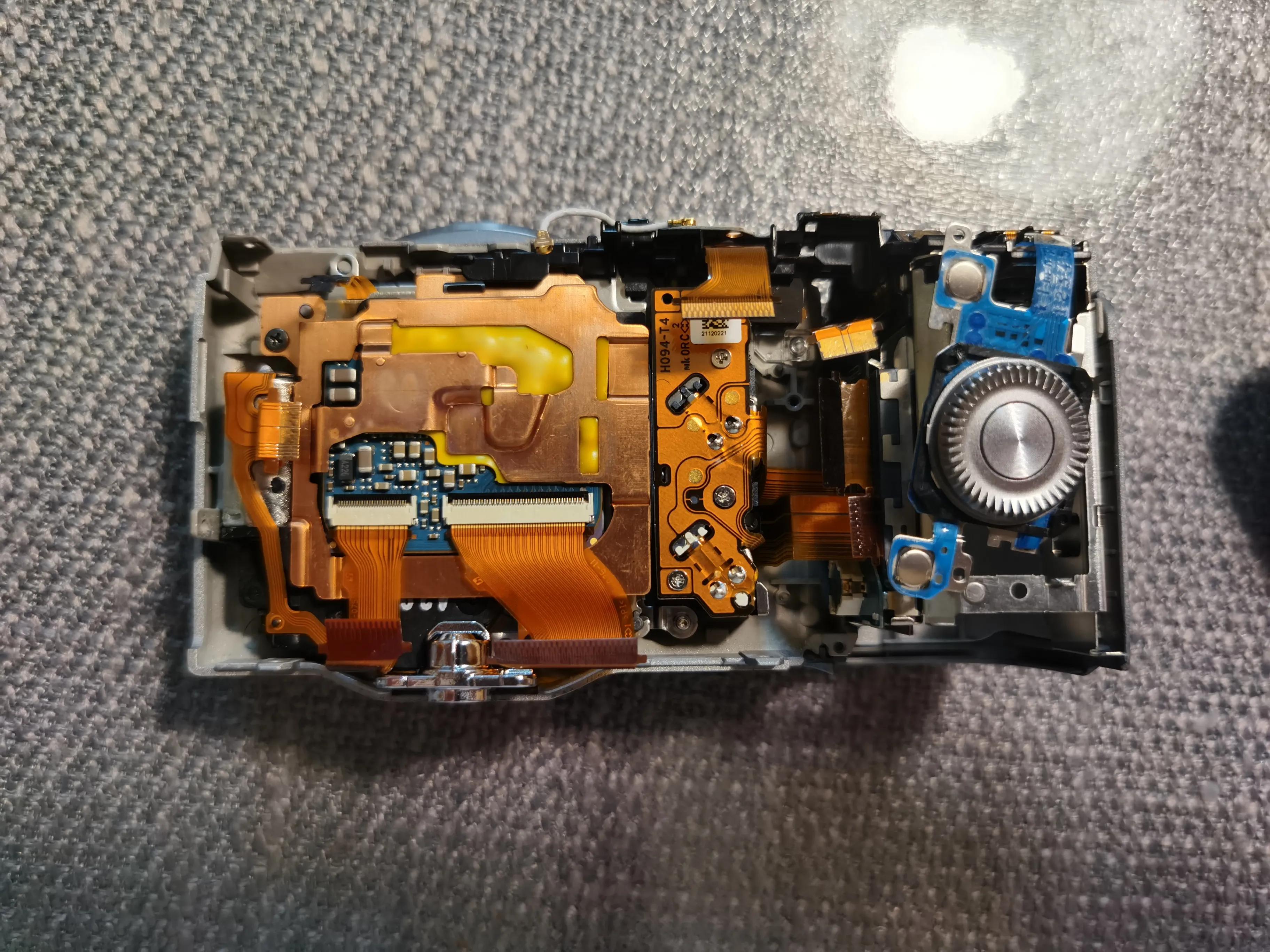 索尼相机更换快门组件,索尼微单相机电池盖拆卸教程