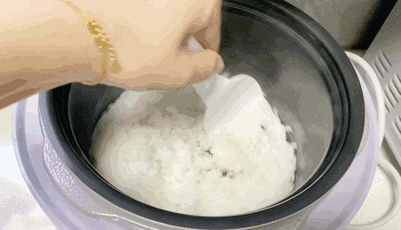 大宇电压力锅焖饭使用过程 (大宇电炖锅焖饭)