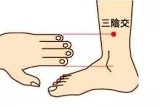 脚干裂脱皮鱼鳞状,脚后跟干裂起鱼鳞怎么治