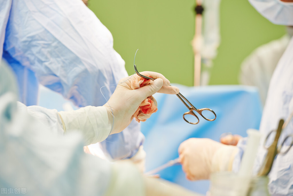 痔疮手术和肛周脓肿哪个比较严重,肛周脓肿和痔疮手术有区别吗