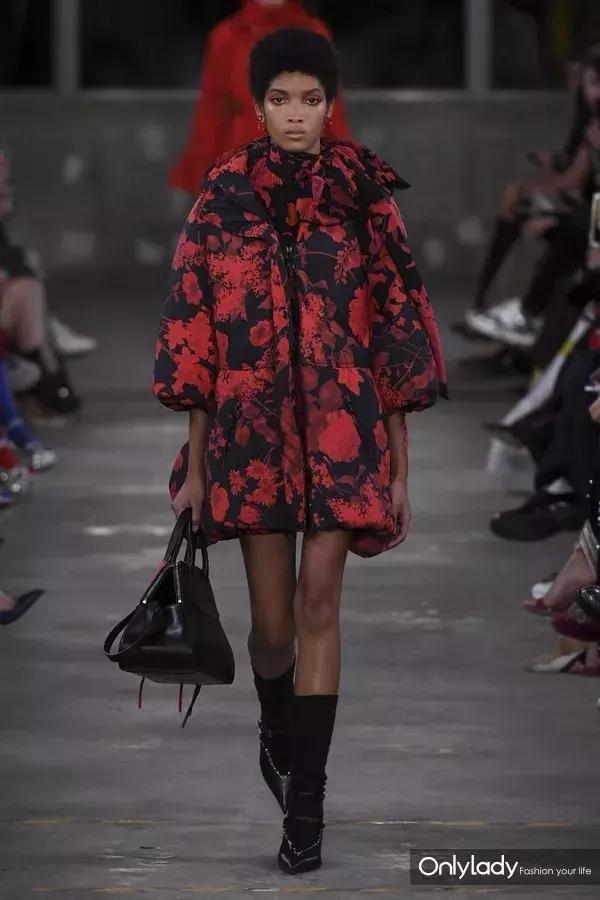 张艺兴valentino东京神图,张艺兴valentino秀场表演