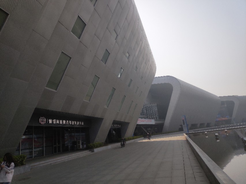 徐州体育中心有哪些,徐州鸟巢能容纳多少人