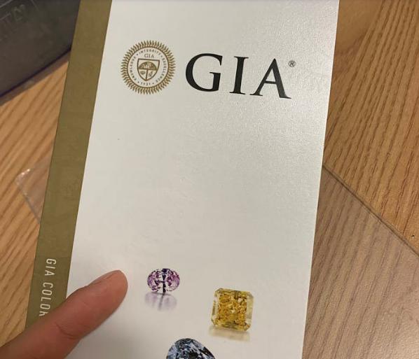 黄色钻石代表什么寓意,天然钻石和黄钻哪个更值钱