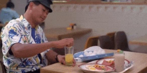 鸡蛋拌一切，日本人吃生鸡蛋到底有多野？（菲李漫画）