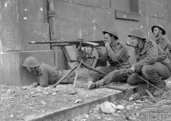 民国气冷式马克沁机枪,马克沁重机枪水冷式与气冷式