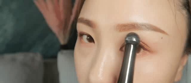 兰蔻黑天鹅睫毛膏压睫毛,cpb睫毛膏和兰蔻睫毛膏哪个好用