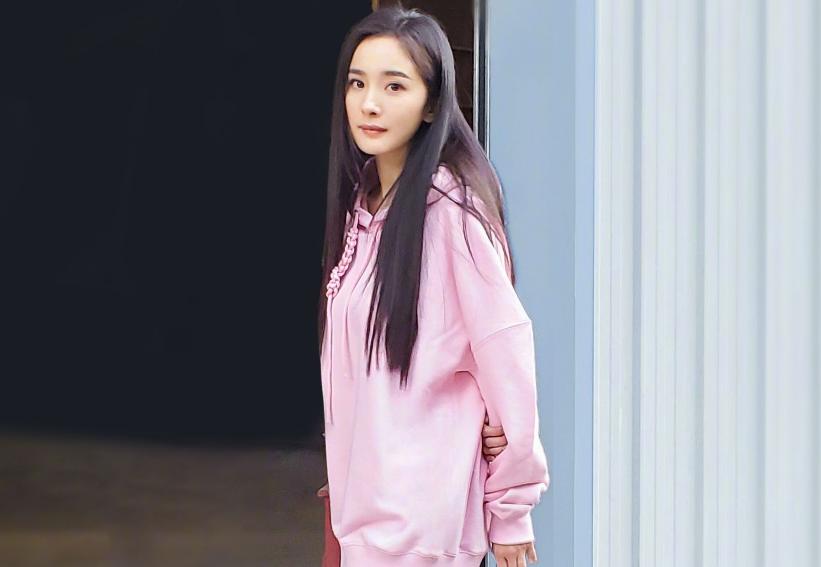 杨幂短发造型曝光,杨幂短发造型撞脸孙俪