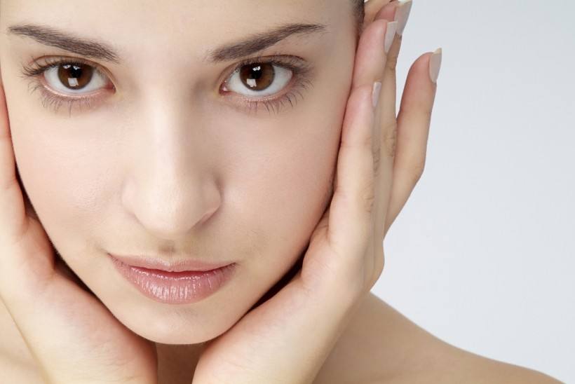 女性更年期提前是什么原因引起的,女性例假提前来什么原因