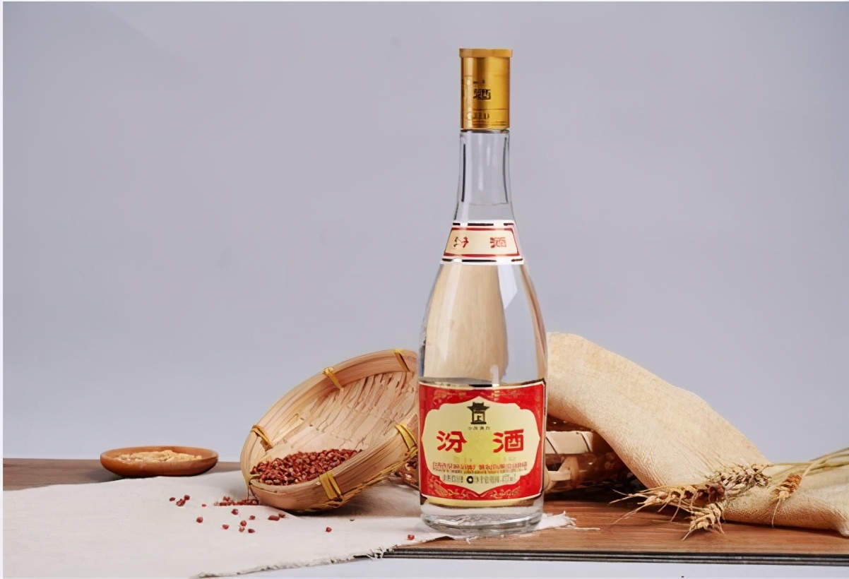 同为汾酒嫡系，为何黄盖玻汾稳压红盖玻汾？真长见识了