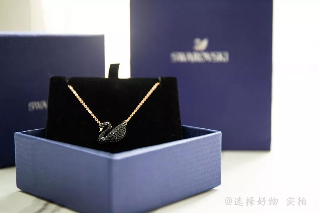 古力娜扎为国人发光的美貌,古力娜扎为韩国明星颁奖