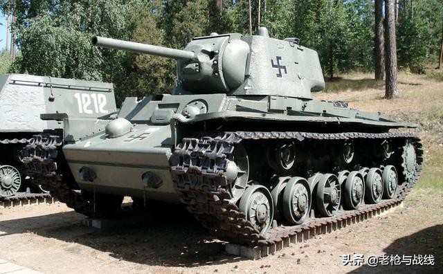 苏联KV系列重型坦克量产型号的演变和识别