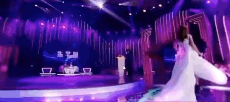 从一夜爆红到被疯狂质疑,香港罗拉搬运工