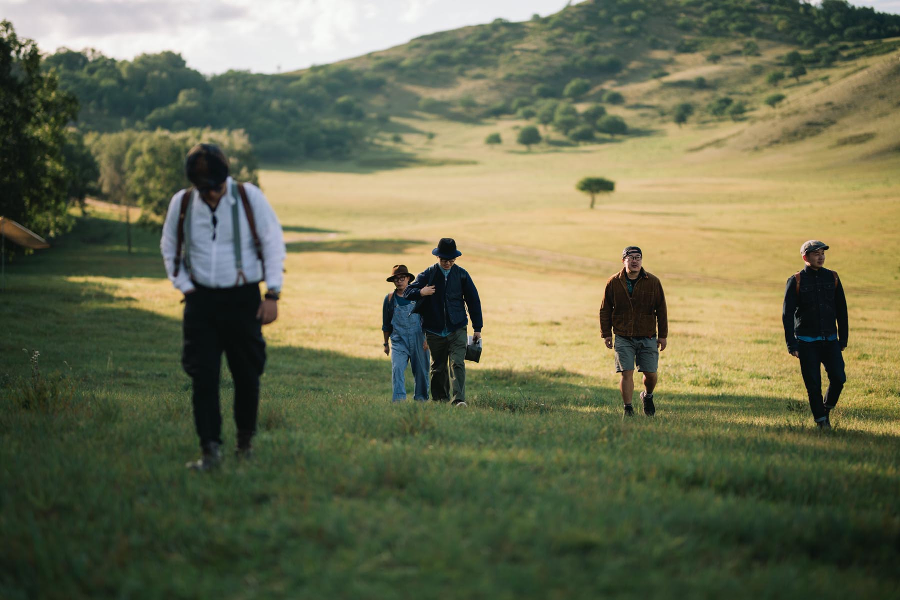 拥有这21件高颜值户外装备，让我们的草原野餐会像家里般优雅