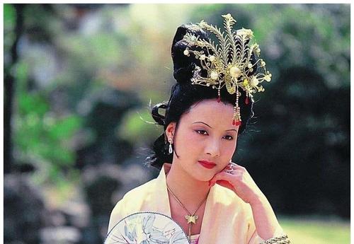 红楼梦会说话的丫鬟,红楼梦中众人对王熙凤的评价