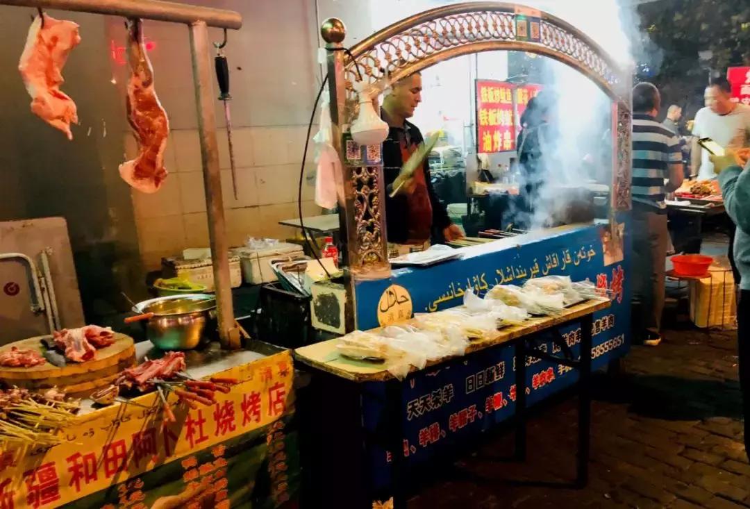 南京夜宵美食推荐必吃,南京三条巷宵夜雪菜肉丝面