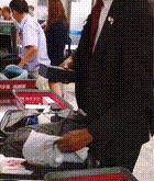 黄牛在国外倒卖手机,海外代购小米