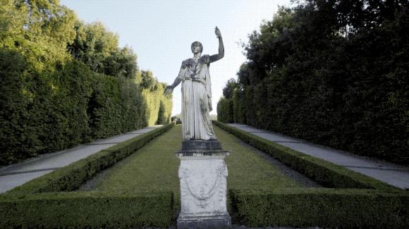 真美女,捐出千亿家产,成就世界顶级博物馆,稀世珍宝对全球开放