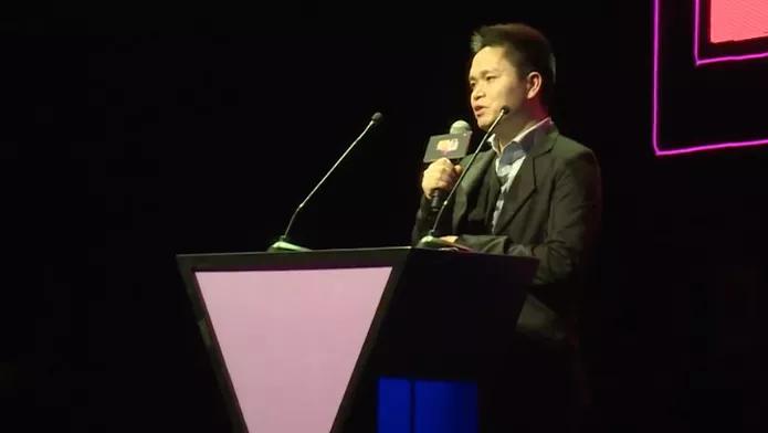 全民k歌话筒和唱吧小巨蛋哪个好,唱吧音质好还是全民k歌音质好