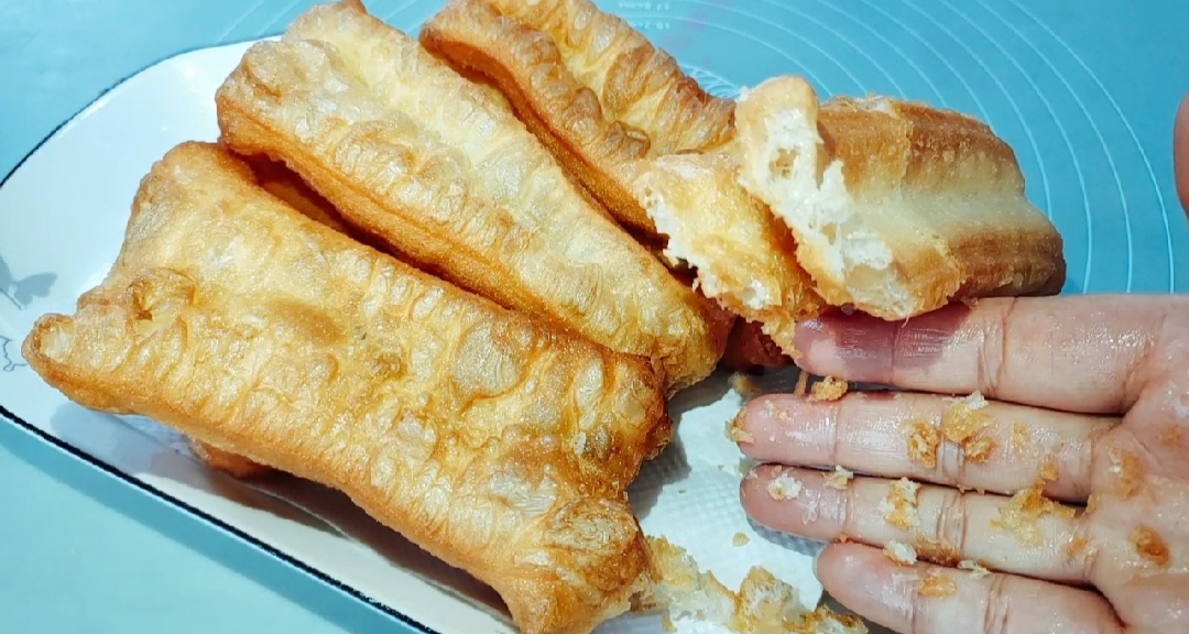 油条怎样才能酥脆和不腻,油条要酥脆又好吃要怎么操作