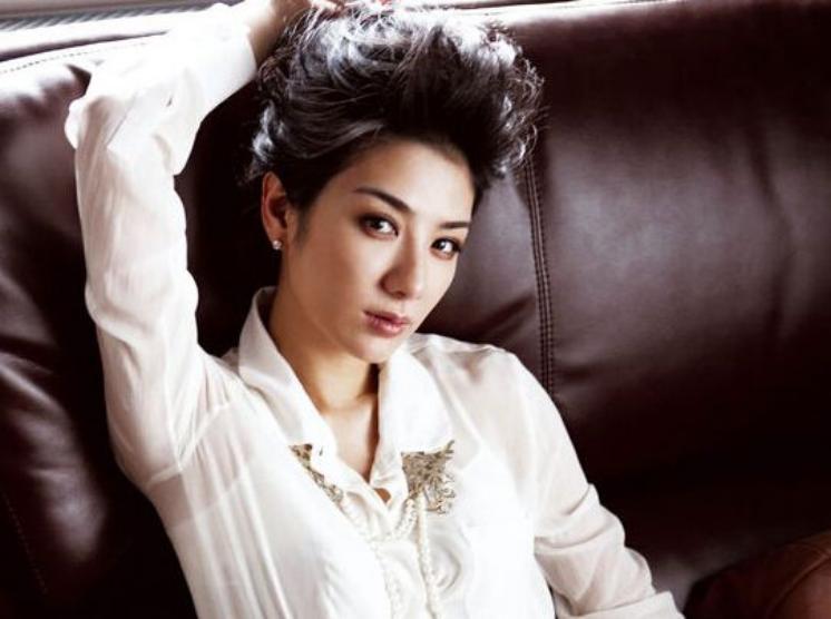 黄奕低谷期,黄奕低谷