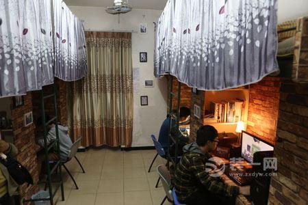 大学室友一直打游戏影响睡觉,大学室友熬夜打游戏