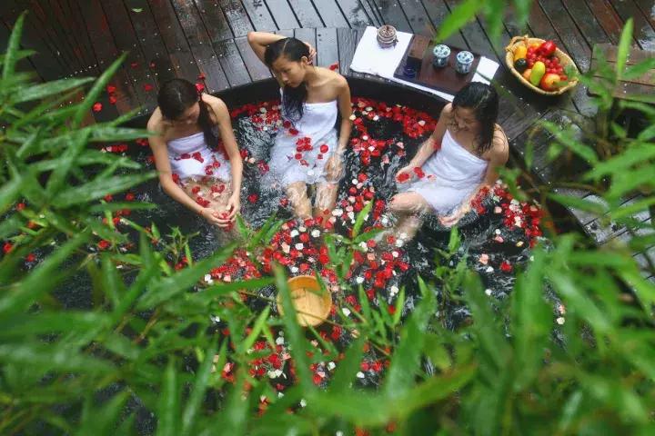 冬天真的来了！自带温泉的高颜值酒店，不用去日本，浙江就有！