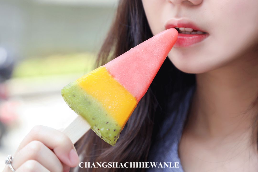 夏天必做必吃的美食冰镇西瓜,夏天最适合吃的西瓜美食