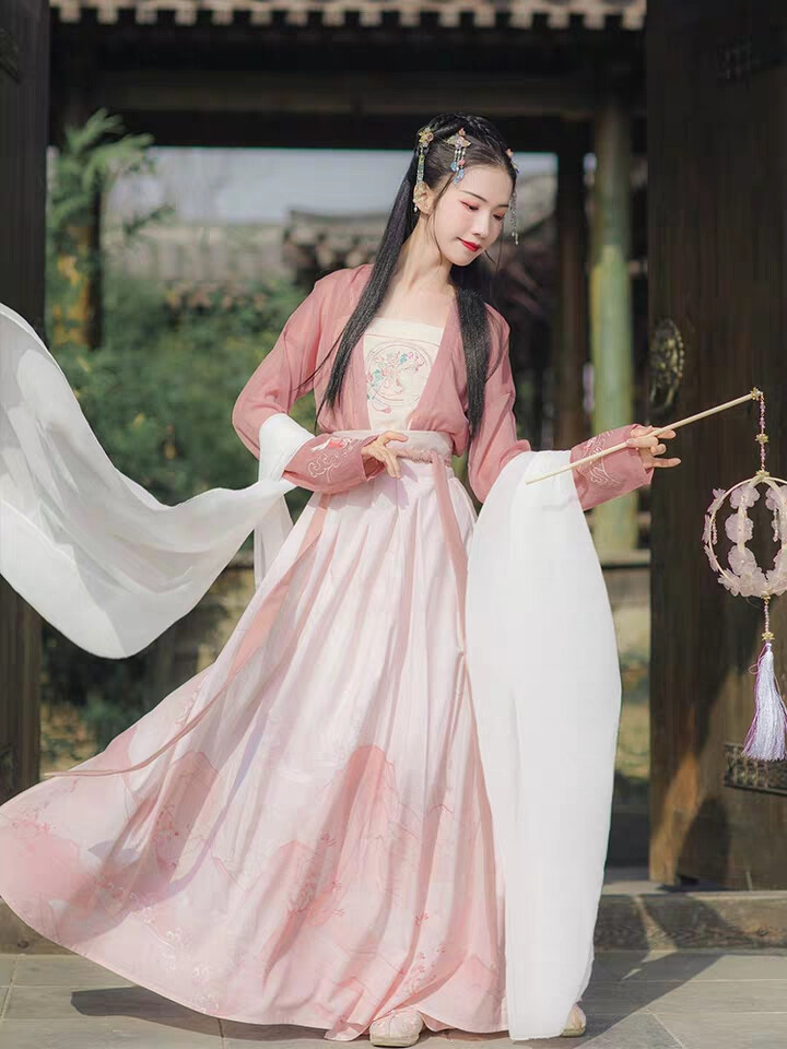 刚入坑汉服冬天怎么买,汉服入门汉服常见的款式有哪些