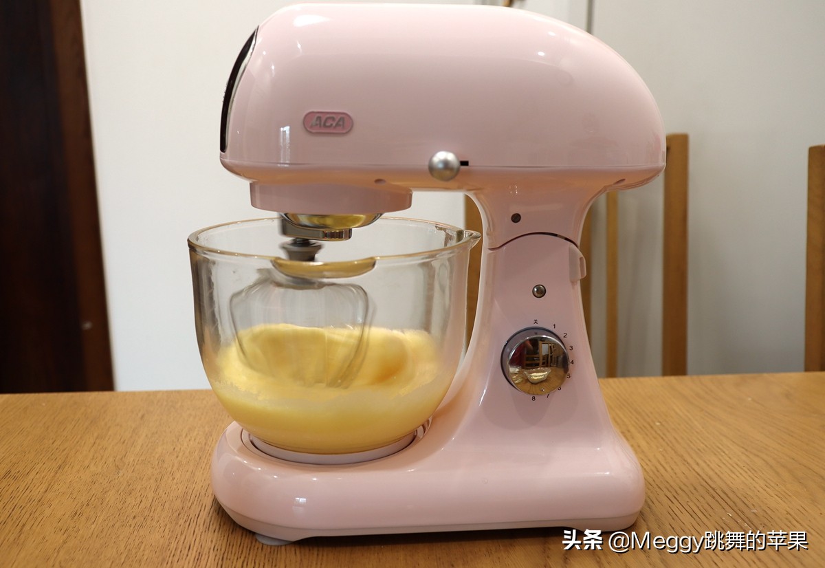 不用打蛋器和不用低筋面粉的蛋糕,不需要打发蛋清的蛋糕超蓬松