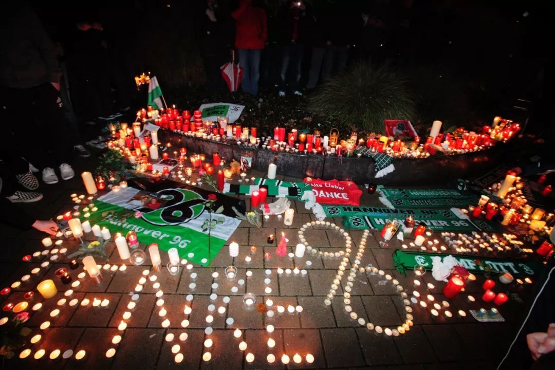 他的离开让人泪目,他的离开让所有复仇者伤心