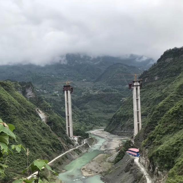 对不起今年我高三,不好意思我高三了表情包