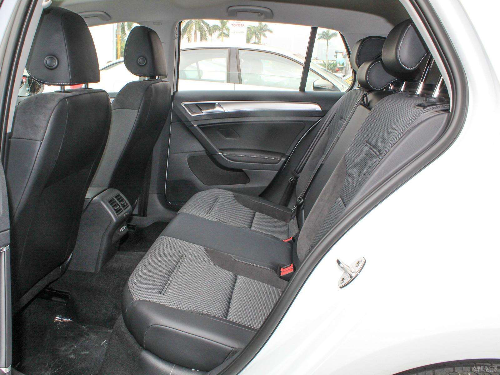 大众高尔夫为什么卖这么贵,高尔夫2022全新款后排空间