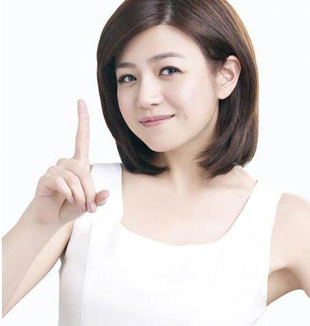 圆脸头发少又细剪什么直发好看,圆脸怎么做头发既减龄又时尚