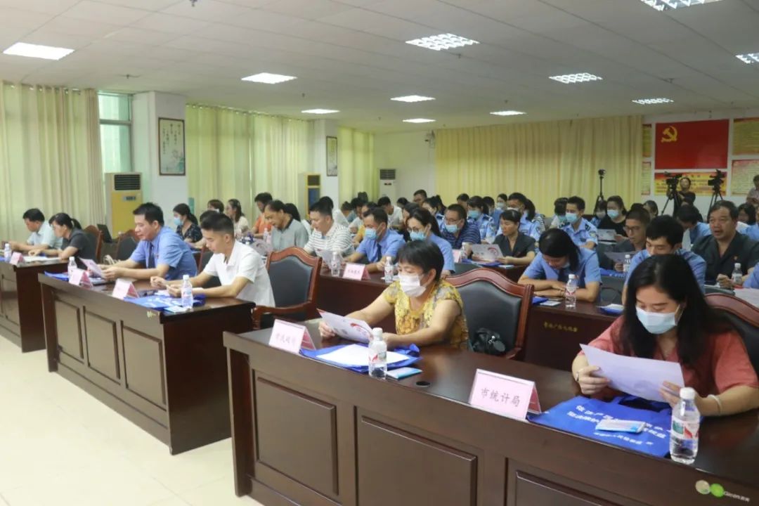 以求实的精神、扎实的作风、务实的行动回应人民的问卷——覃塘区人民检察院开展强警三问大讨论活动