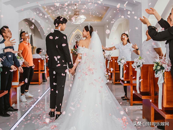 新郎婚礼致辞简单大方发言稿,新郎婚礼致辞经典范文简短