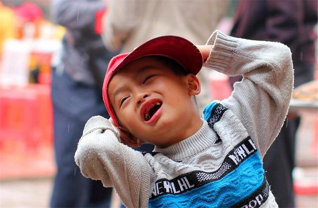 孩子被罚抄字意外走红,儿子被罚抄写名字200遍