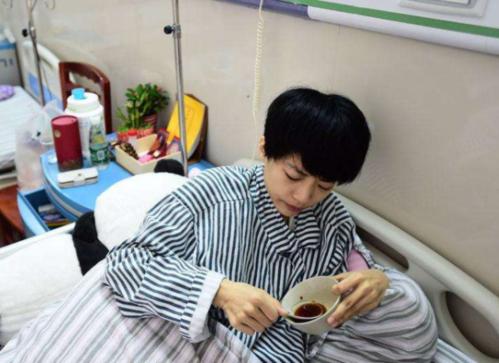 年轻妈妈顺产剖腹产亲身经历,顺产or剖腹产的感受