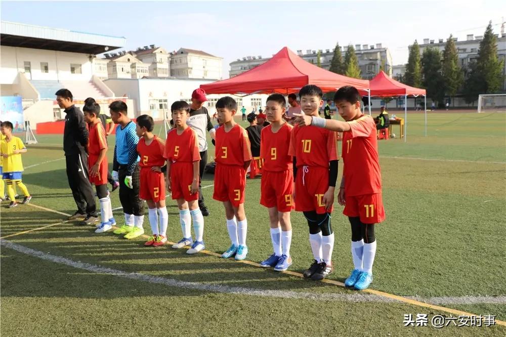 霍山县学校足球联赛,小学生获得市级联赛足球冠军喜报