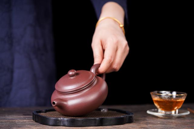 紫砂茶壶是不是比较烫手,烫手的紫砂壶