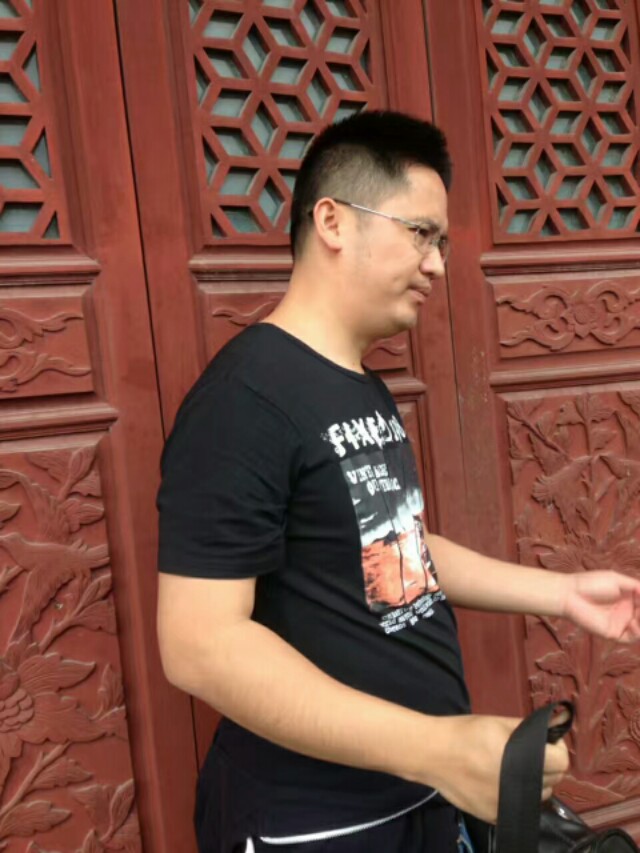 富士康为什么推荐一个人来应聘,富士康打工的小伙子